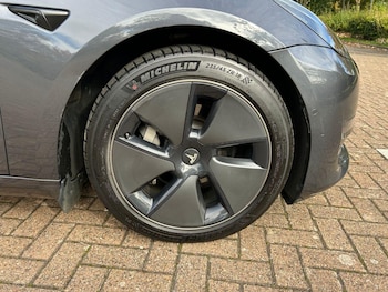 Used Tesla Model 3 2021 for sale - 76107433: Photo