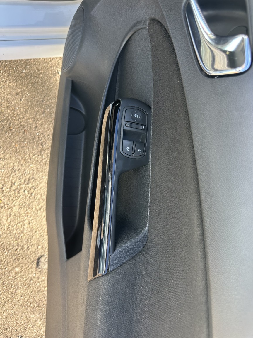 Used Vauxhall Corsa 2014 for sale - 78125225: Photo 9