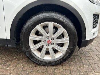 Used Jaguar E-Pace 2018 for sale - 76631529: Photo