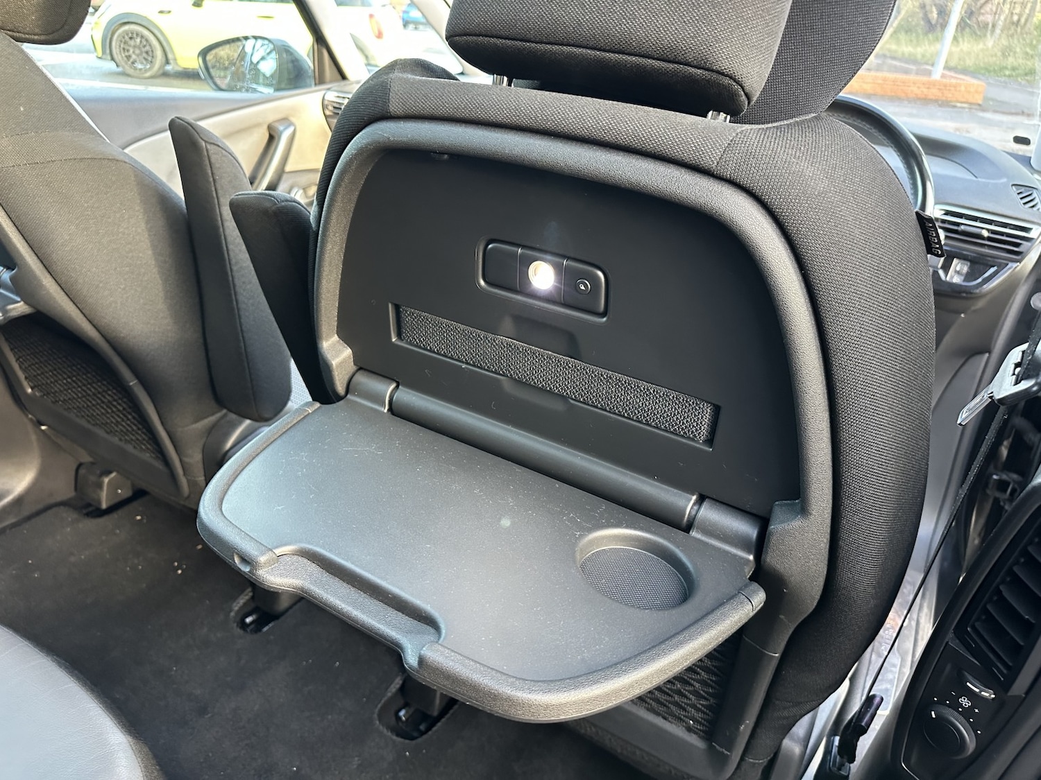 Used Citroen C4 Picasso 2017 for sale - 76666078: Photo 11