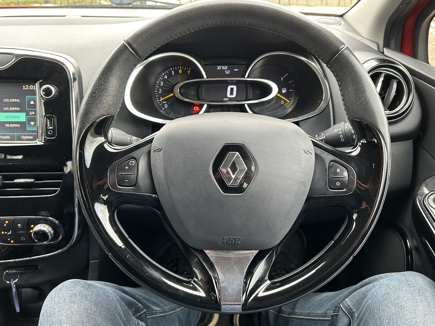 Used Renault Clio 2014 for sale - 76611404: Photo 16