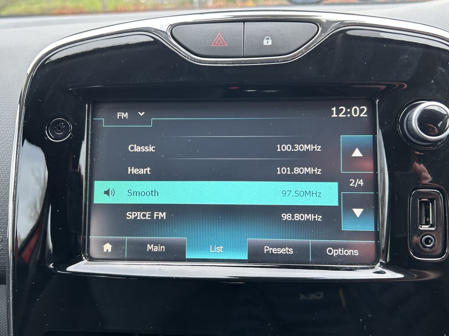 Used Renault Clio 2014 for sale - 76611404: Photo 18