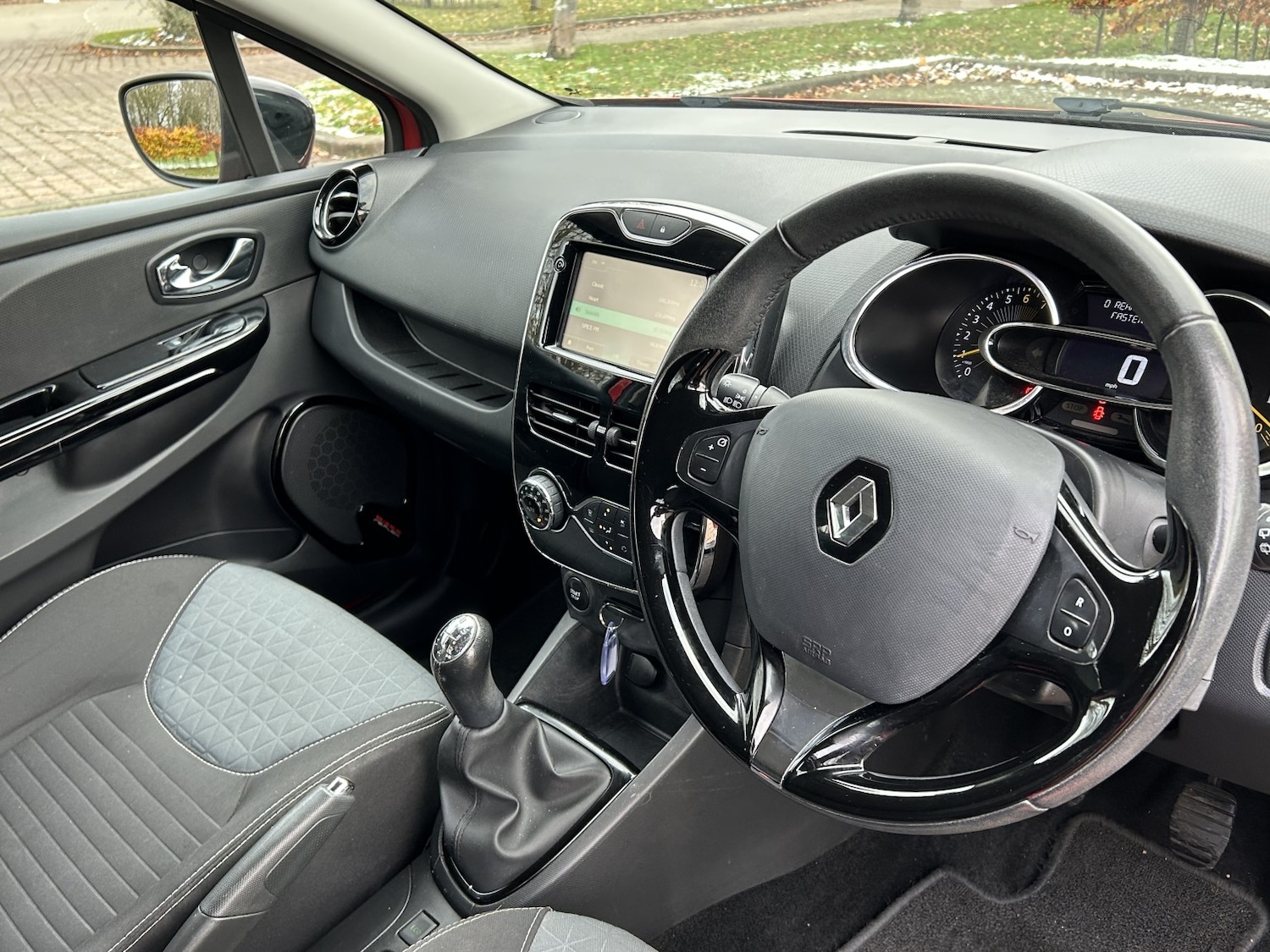 Used Renault Clio 2014 for sale - 76611404: Photo 6