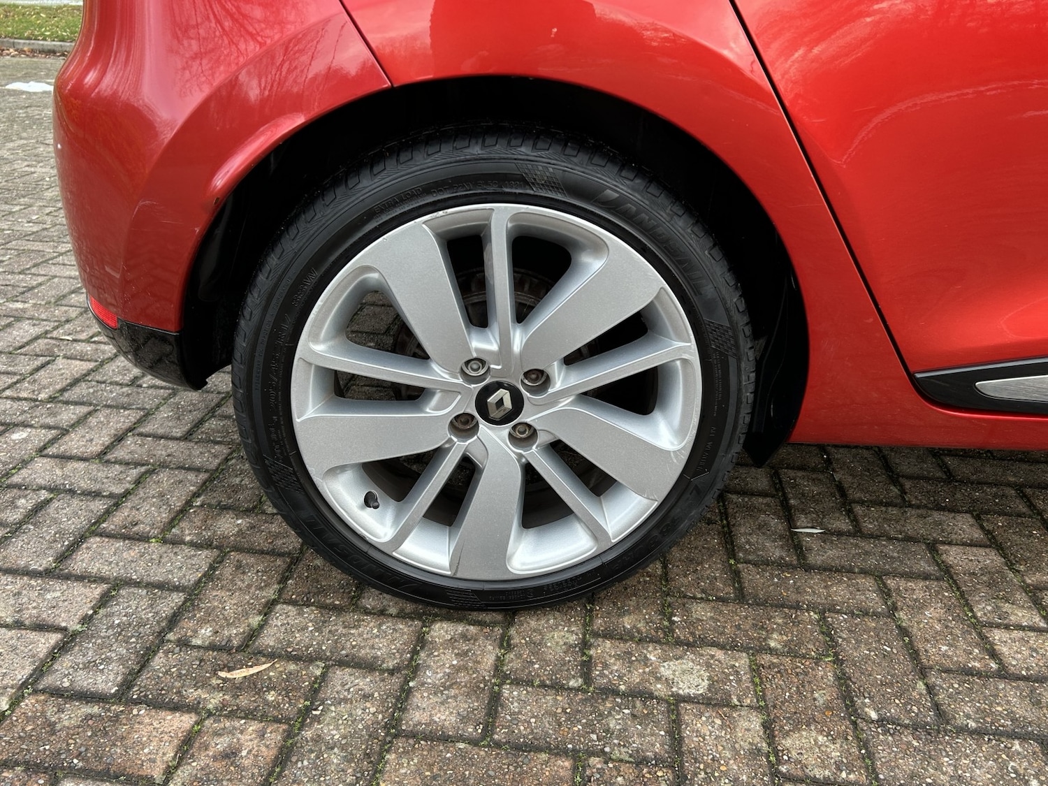 Used Renault Clio 2014 for sale - 76611404: Photo 9