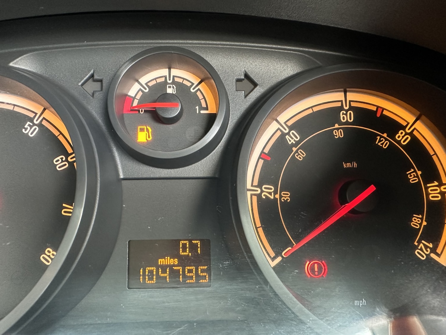 Used Vauxhall Corsa 2012 for sale - 77792881: Photo 3