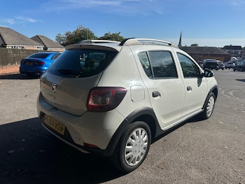 Used Dacia Sandero Stepway 2014 for sale - 75898830: Photo