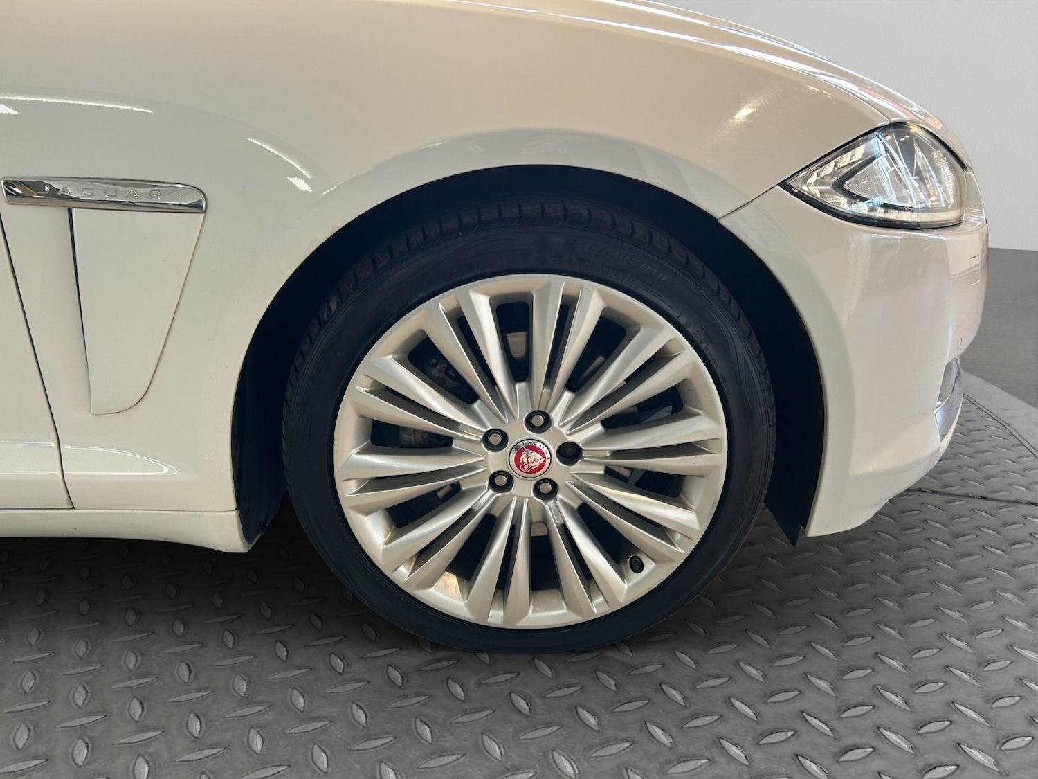 Used Jaguar XF 2014 for sale - 78018305: Photo 17