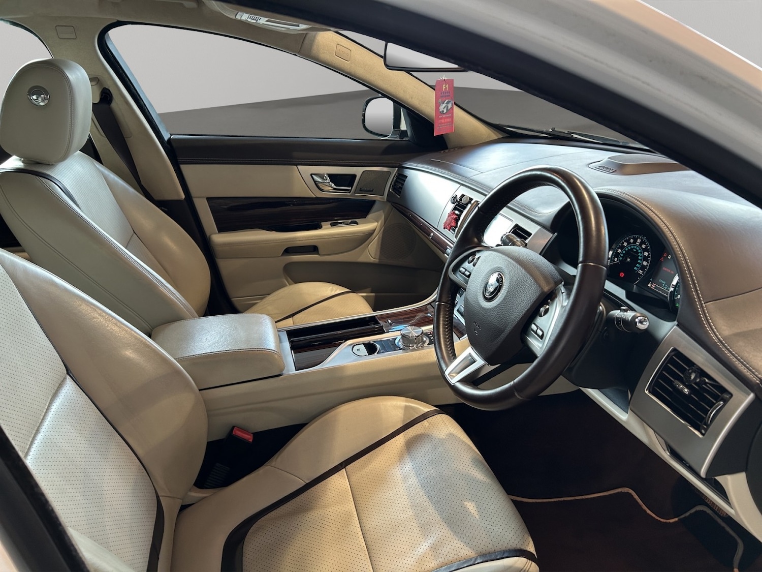 Used Jaguar XF 2014 for sale - 78018305: Photo 25