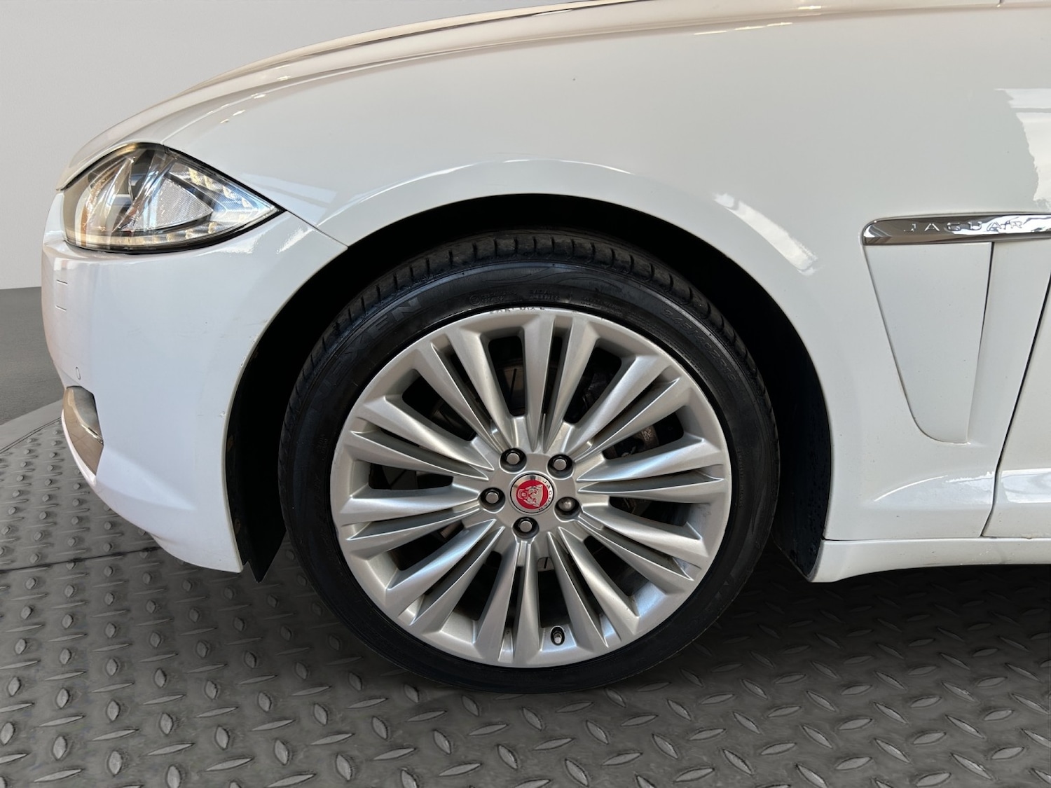 Used Jaguar XF 2014 for sale - 78018305: Photo 4