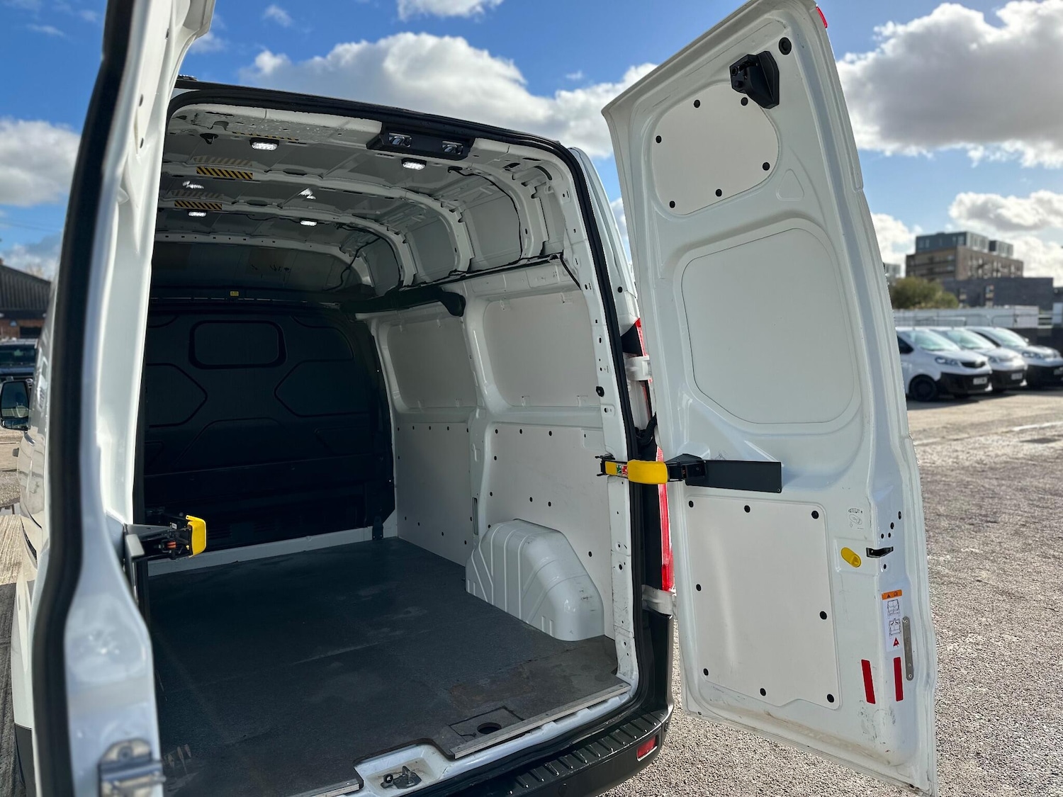 Used Ford Transit Custom 2020 for sale - 76440914: Photo 48