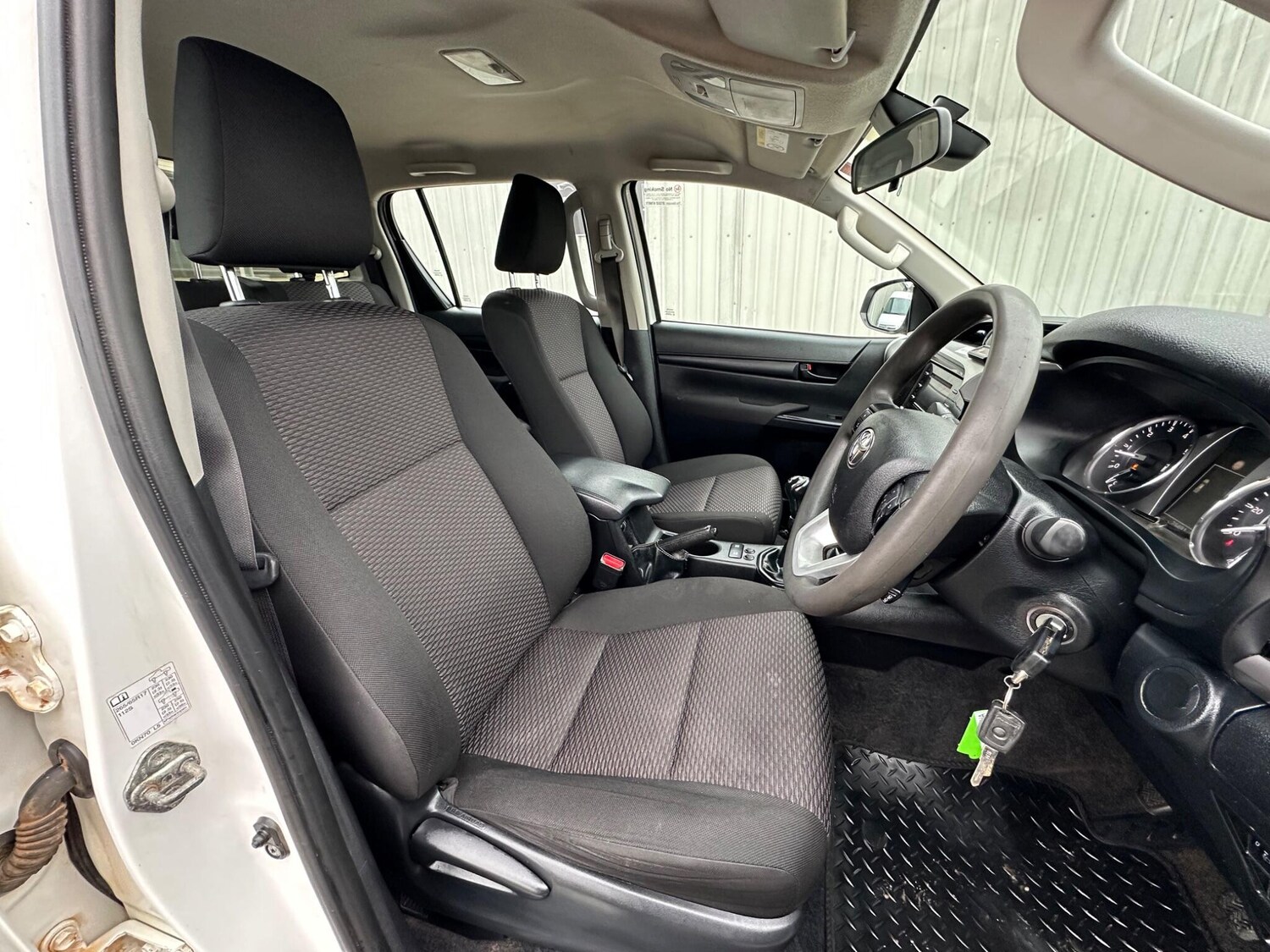 Used Toyota Hilux for sale - 77808147: Photo 12