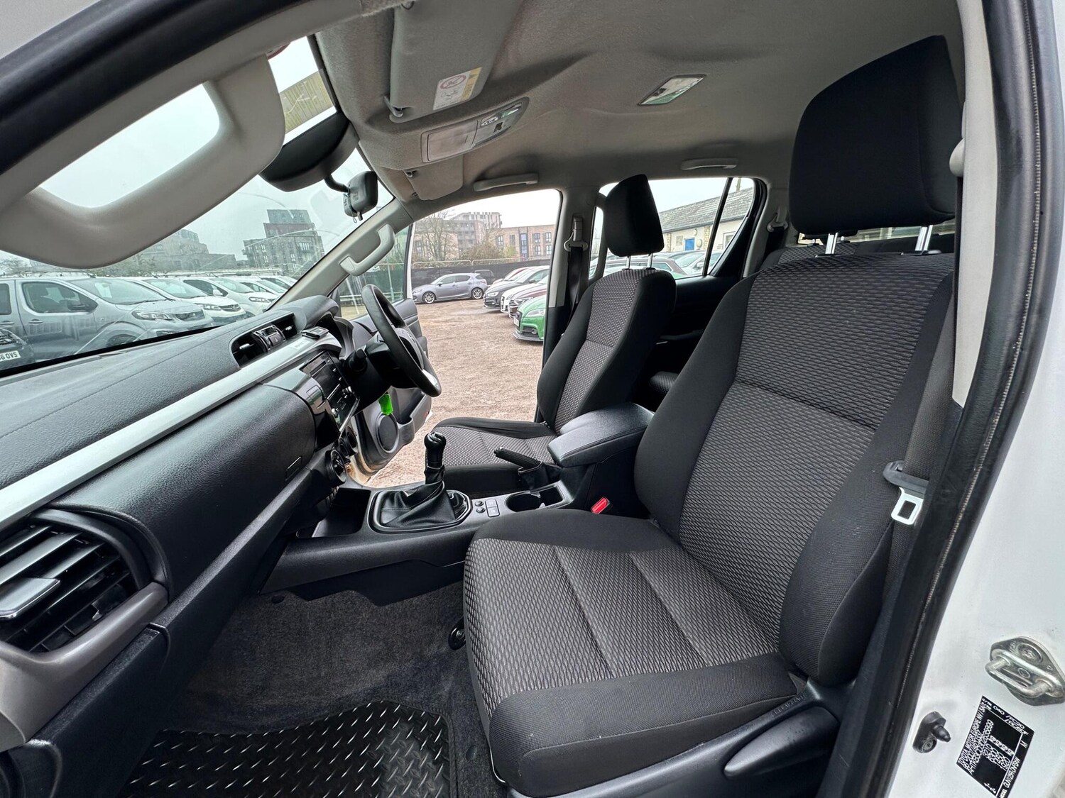 Used Toyota Hilux for sale - 77808147: Photo 15