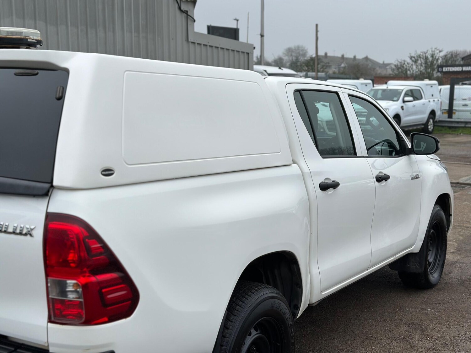 Used Toyota Hilux for sale - 77808147: Photo 28