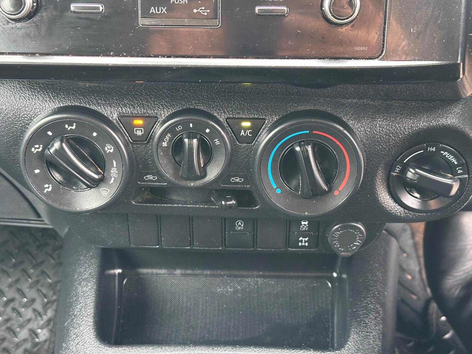 Used Toyota Hilux for sale - 77808147: Photo 35