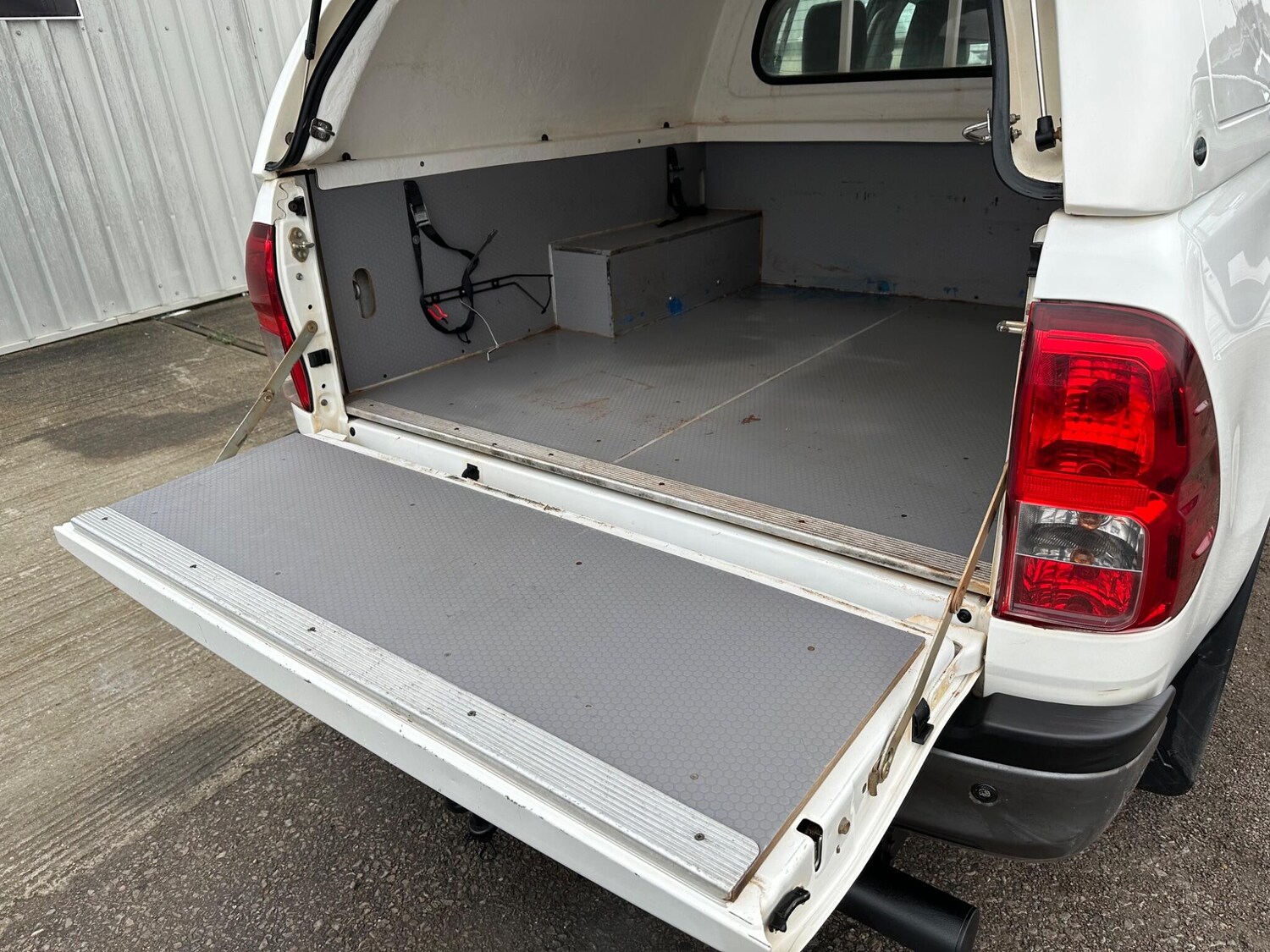 Used Toyota Hilux for sale - 77808147: Photo 48