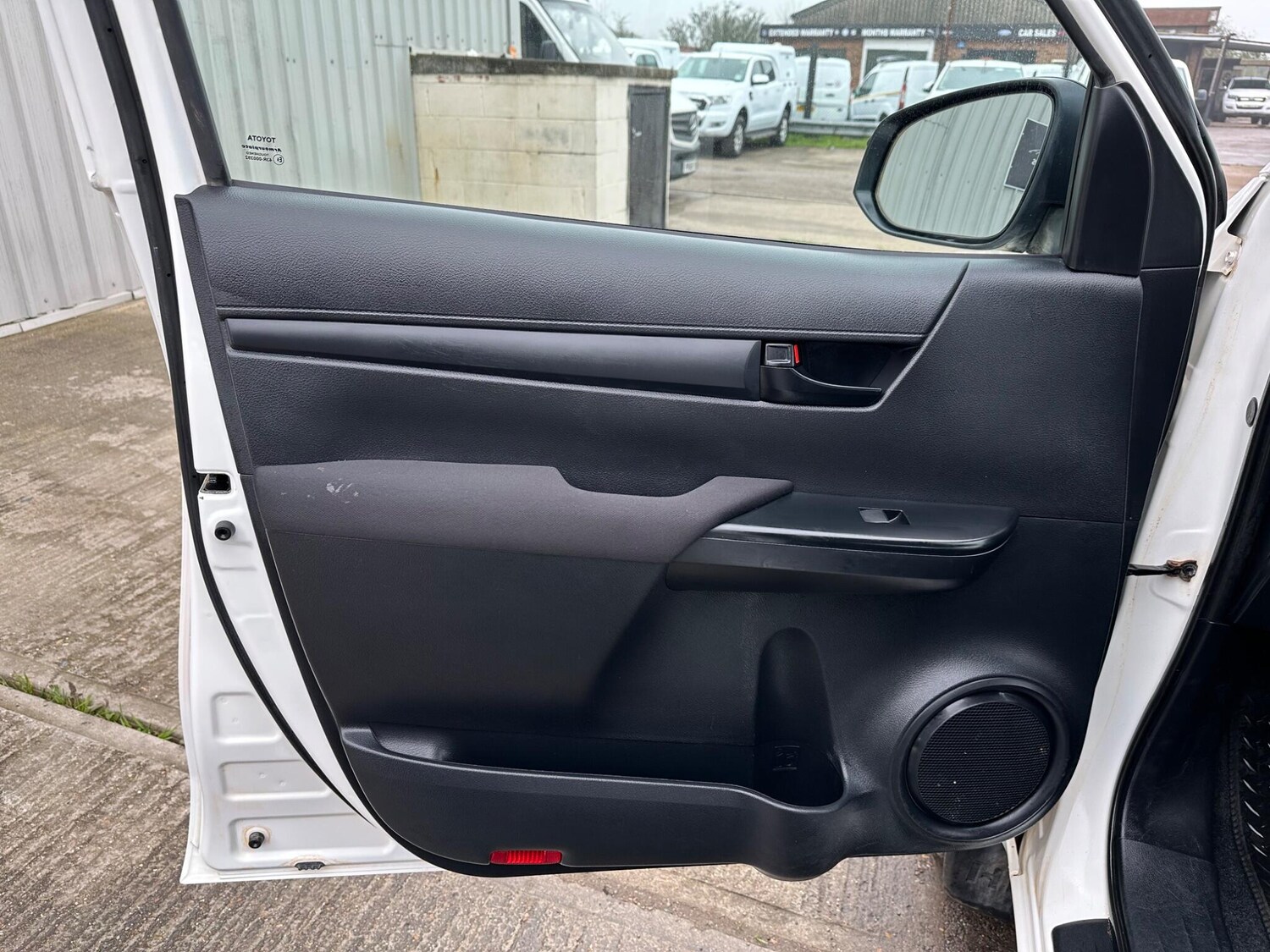 Used Toyota Hilux for sale - 77808147: Photo 56