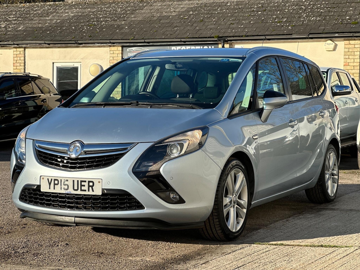Used Vauxhall Zafira Tourer 2015 for sale - 76645552: Photo 3