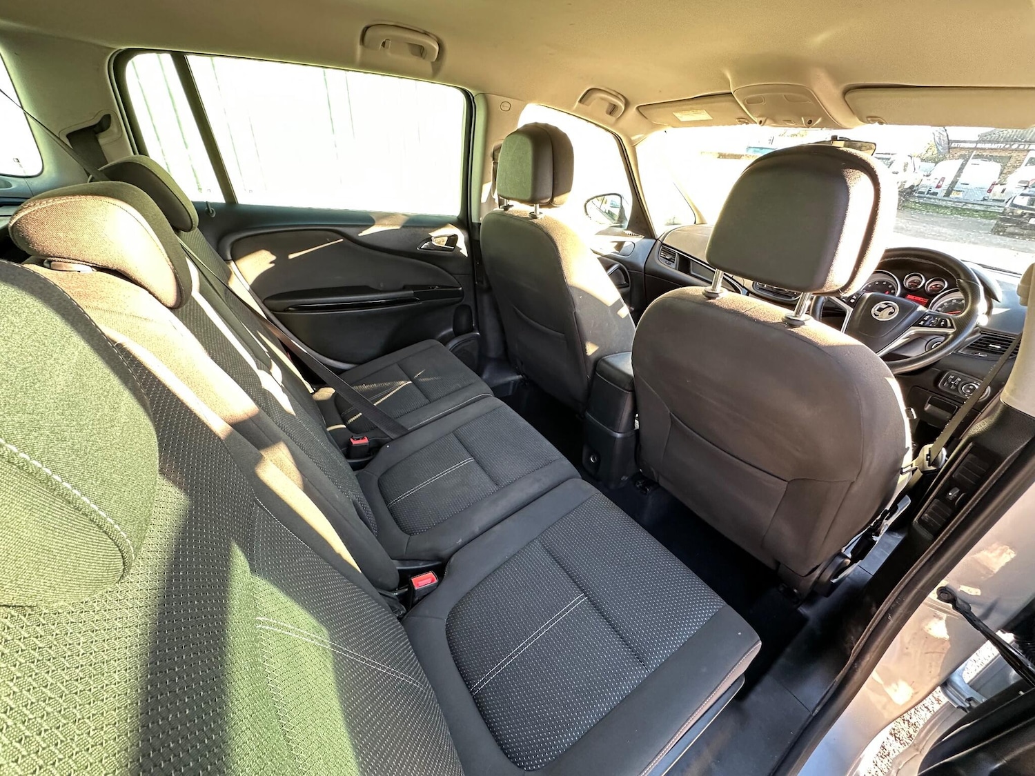Used Vauxhall Zafira Tourer 2015 for sale - 76645552: Photo 32