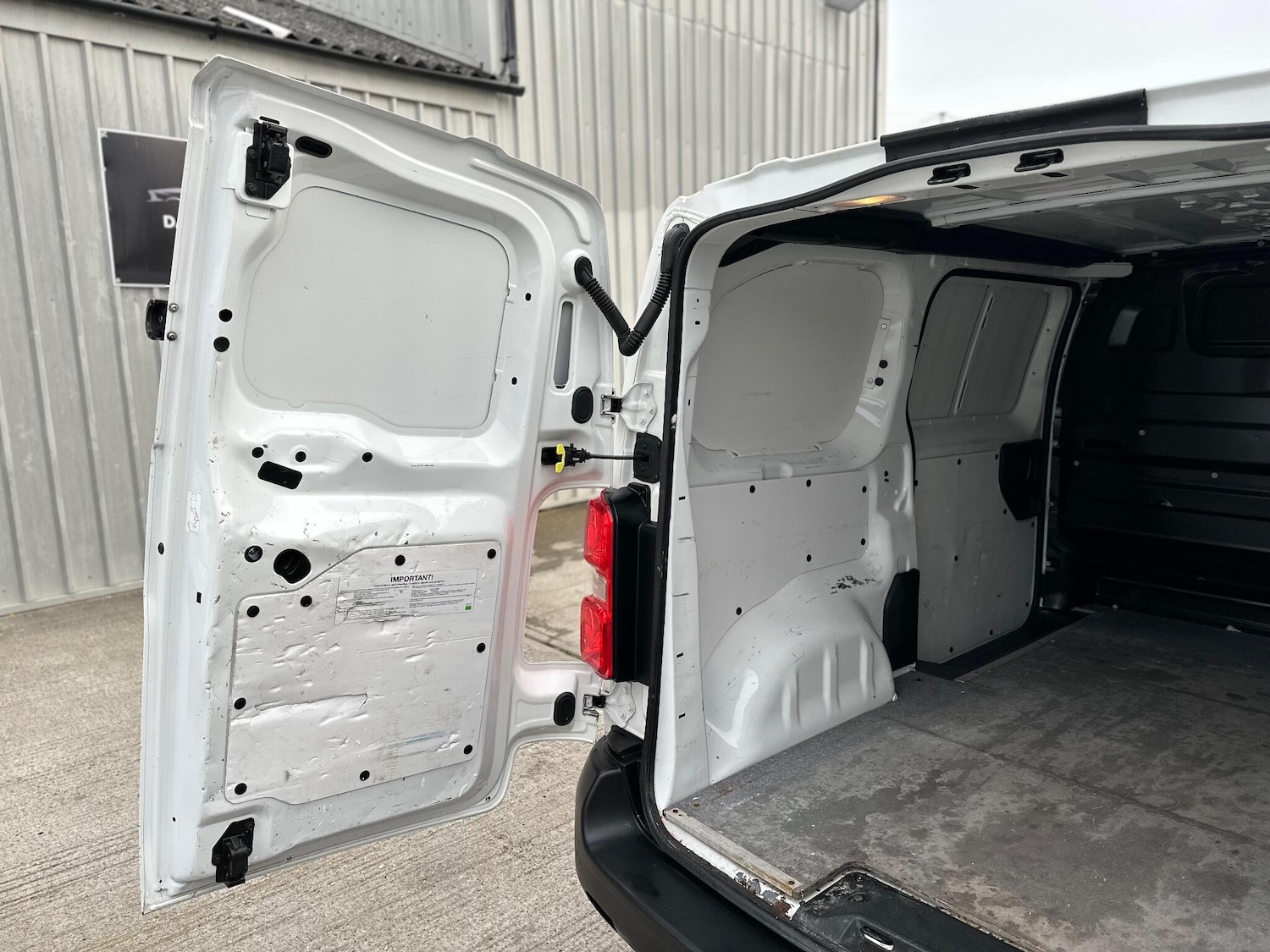 Used Citroen Dispatch 2019 for sale - 76994214: Photo 28