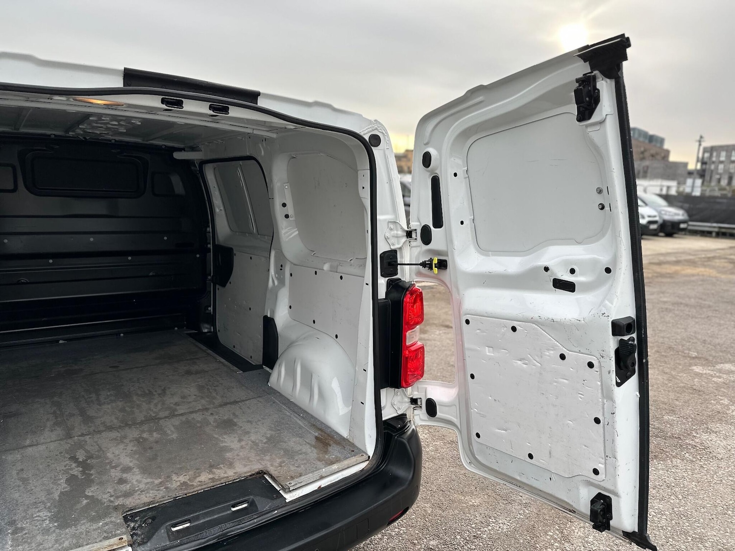 Used Citroen Dispatch 2019 for sale - 76994214: Photo 38