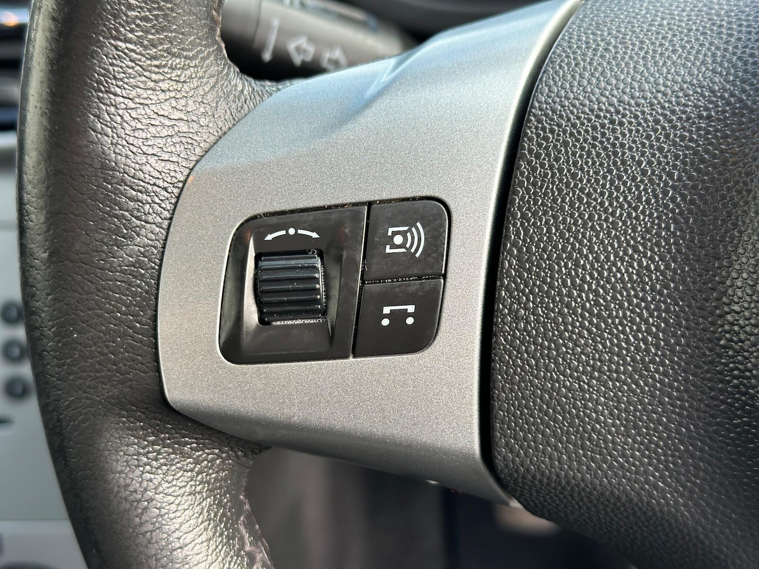 Used Vauxhall Corsa 2013 for sale - 76839882: Photo 41