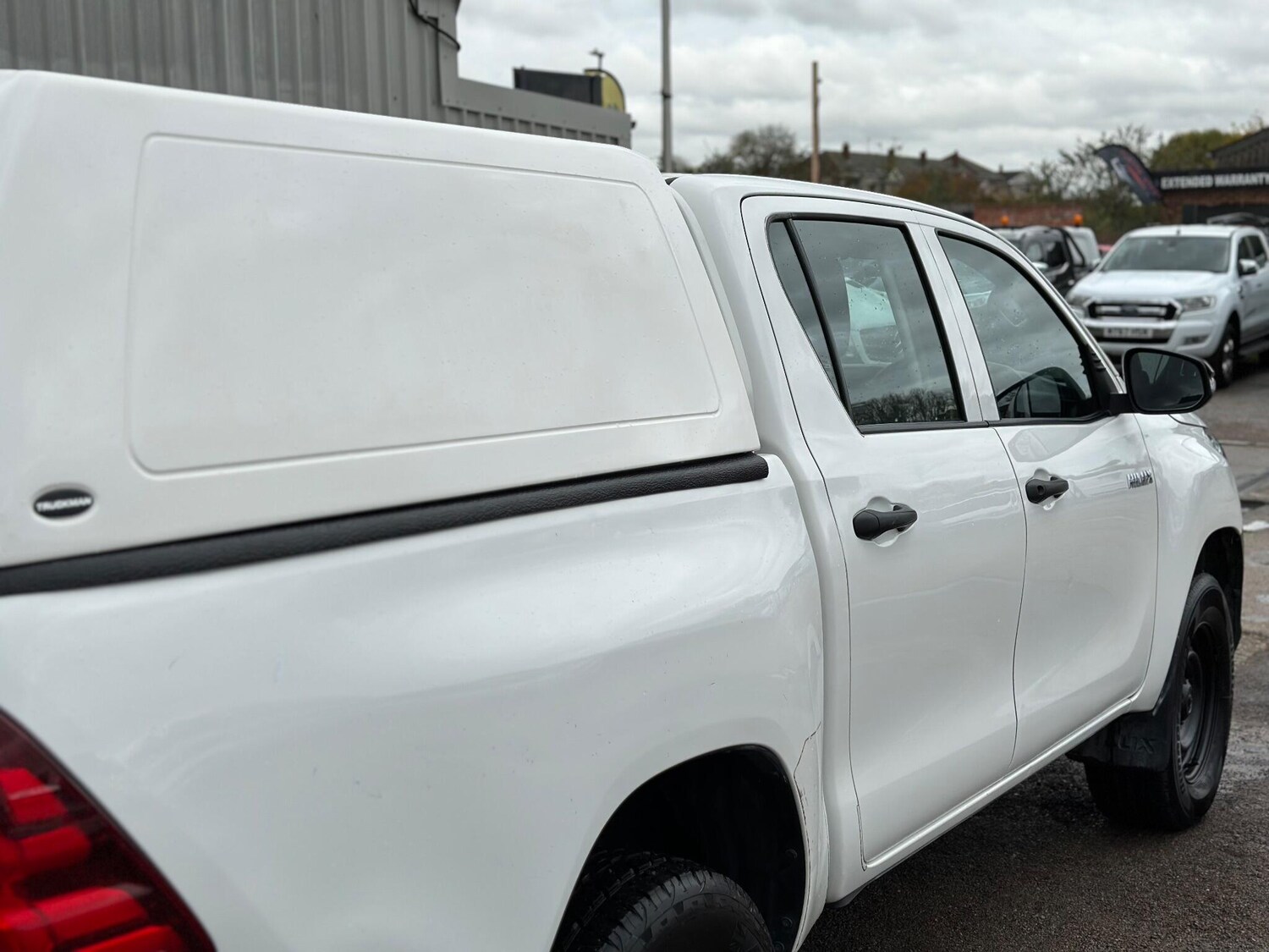 Used Toyota Hilux 2017 for sale - 76432167: Photo 29