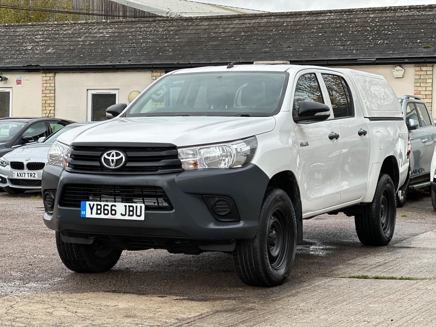 Used Toyota Hilux 2017 for sale - 76432167: Photo 3