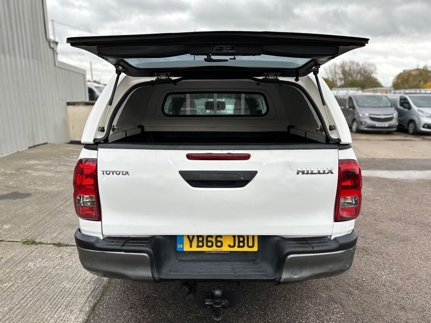 Used Toyota Hilux 2017 for sale - 76432167: Photo 45