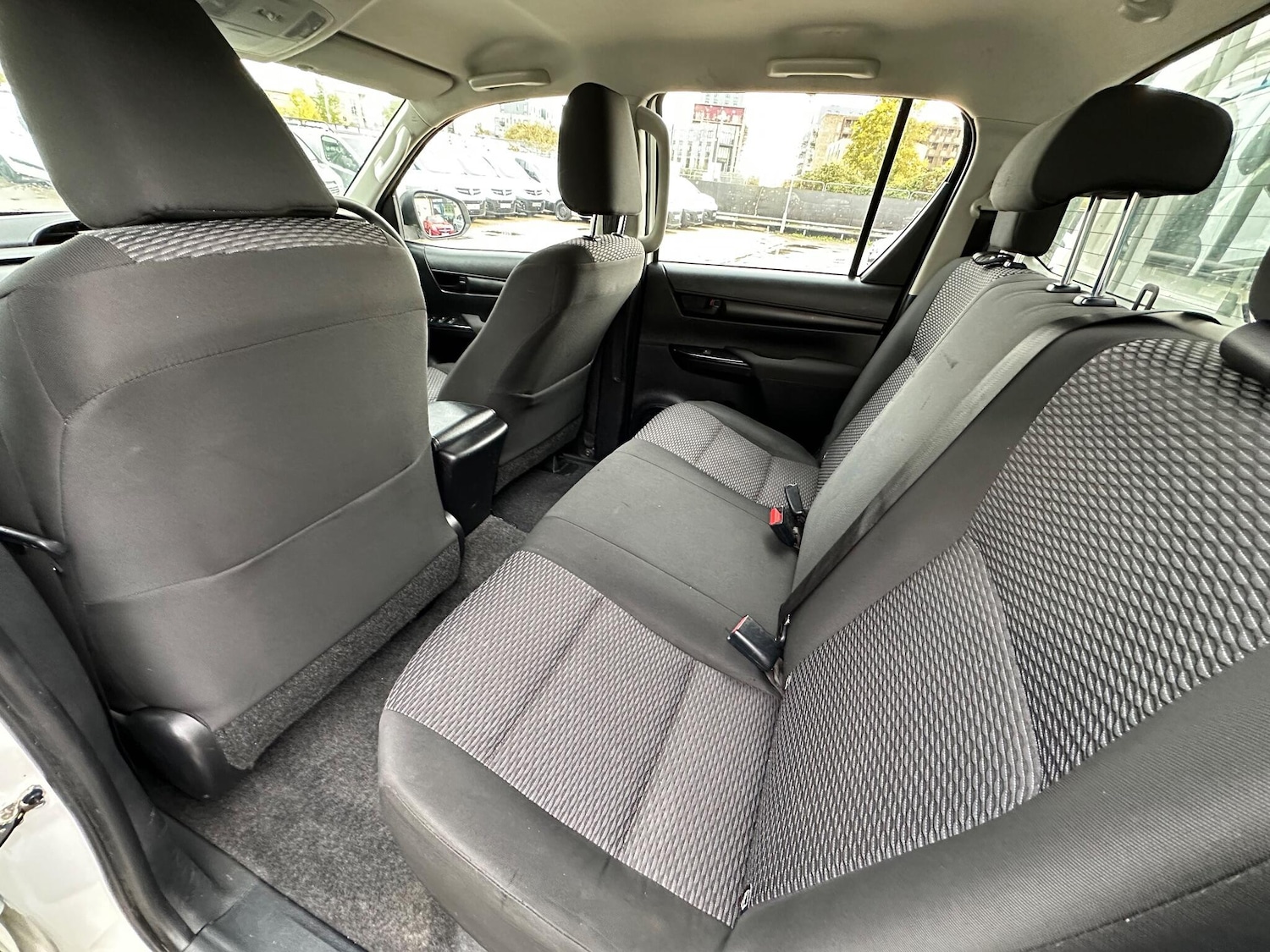 Used Toyota Hilux 2017 for sale - 76432167: Photo 51