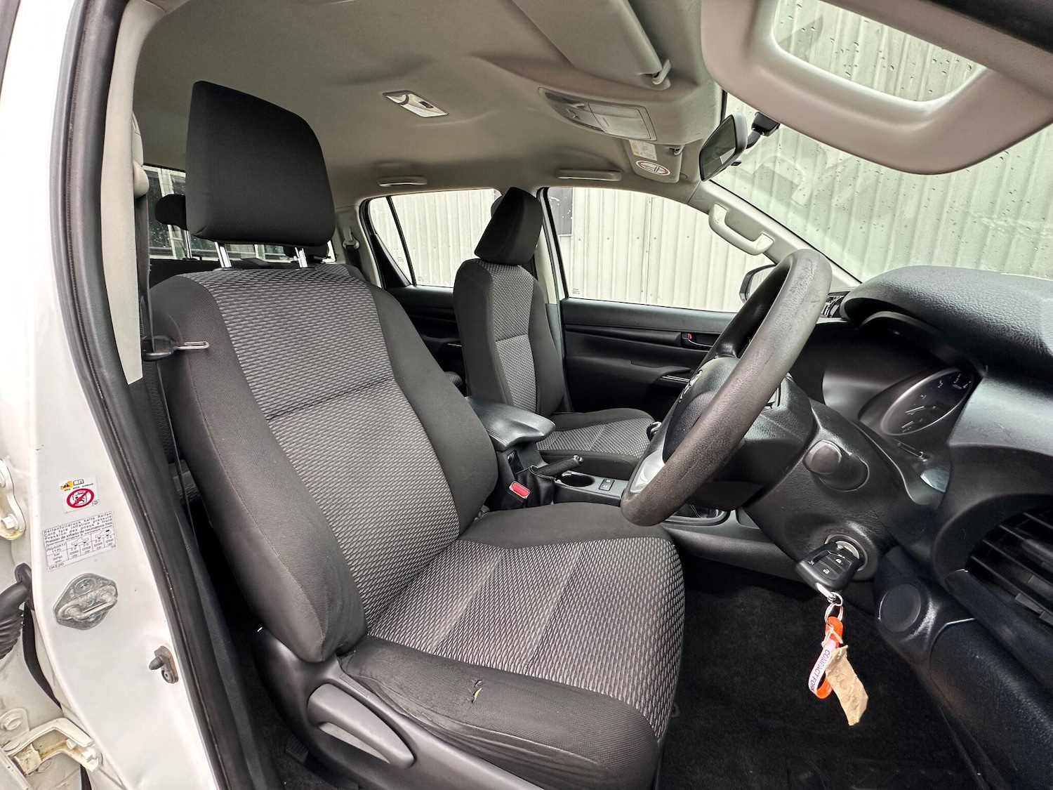 Used Toyota Hilux 2017 for sale - 76432167: Photo 9