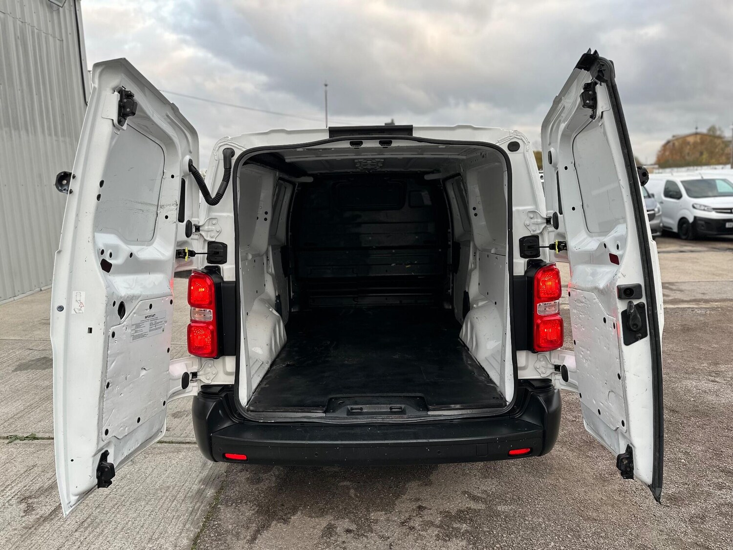 Used Citroen Dispatch 2019 for sale - 76538903: Photo 43