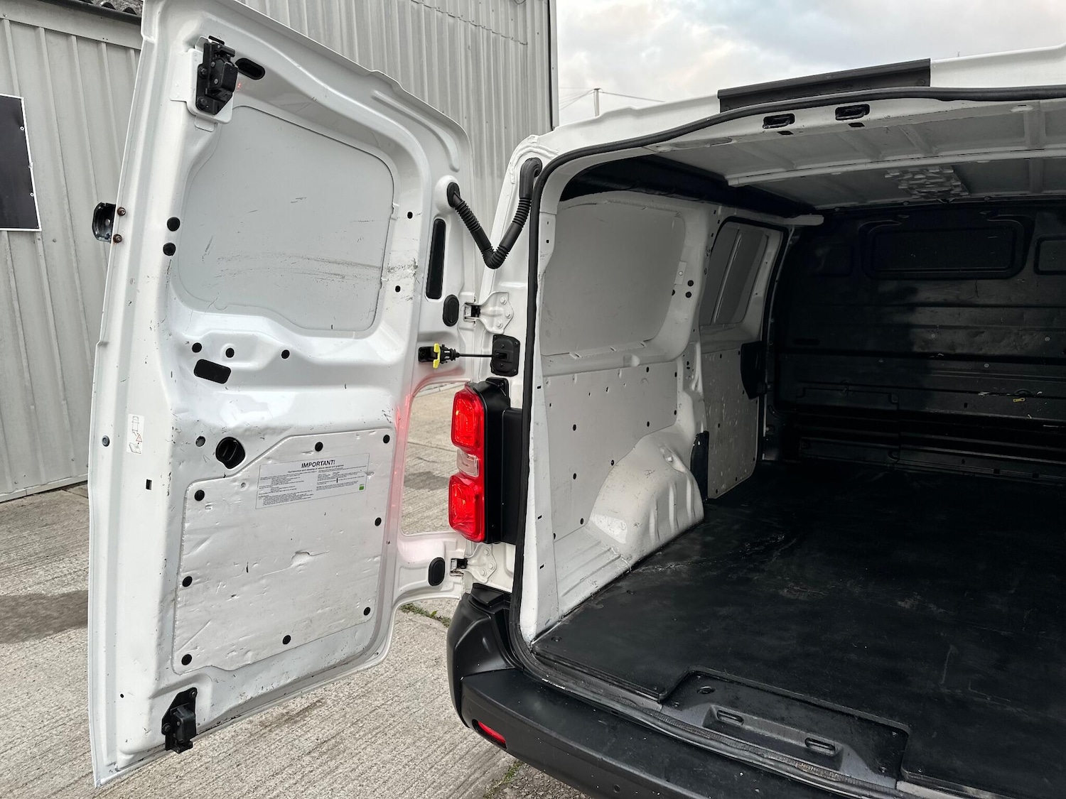 Used Citroen Dispatch 2019 for sale - 76538903: Photo 46