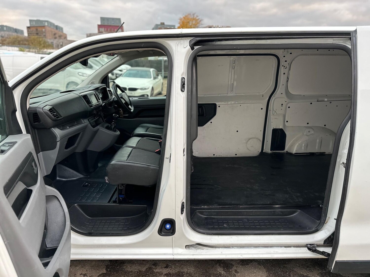 Used Citroen Dispatch 2019 for sale - 76538903: Photo 50