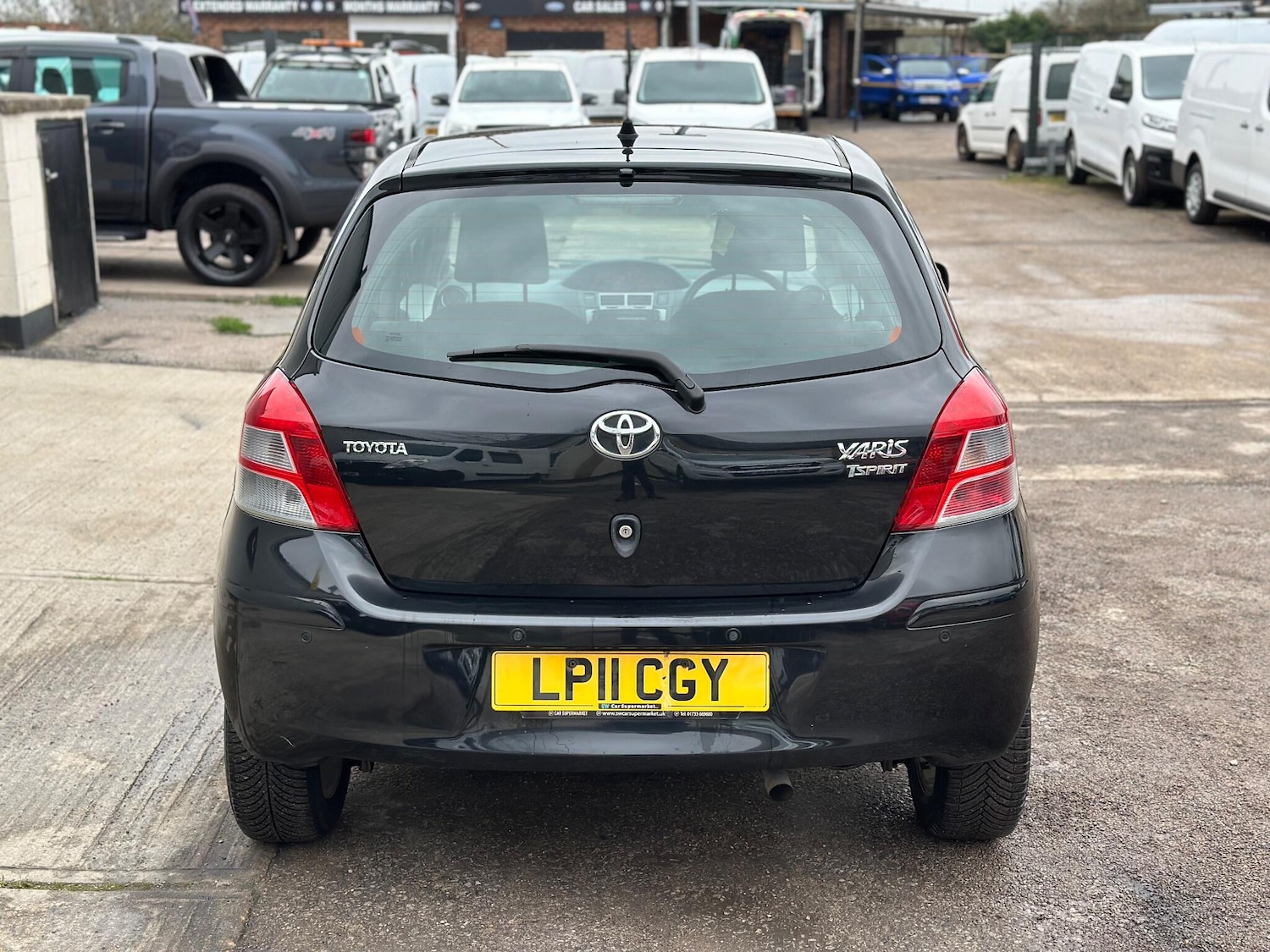 Used Toyota Yaris 2011 for sale - 77799120: Photo 21