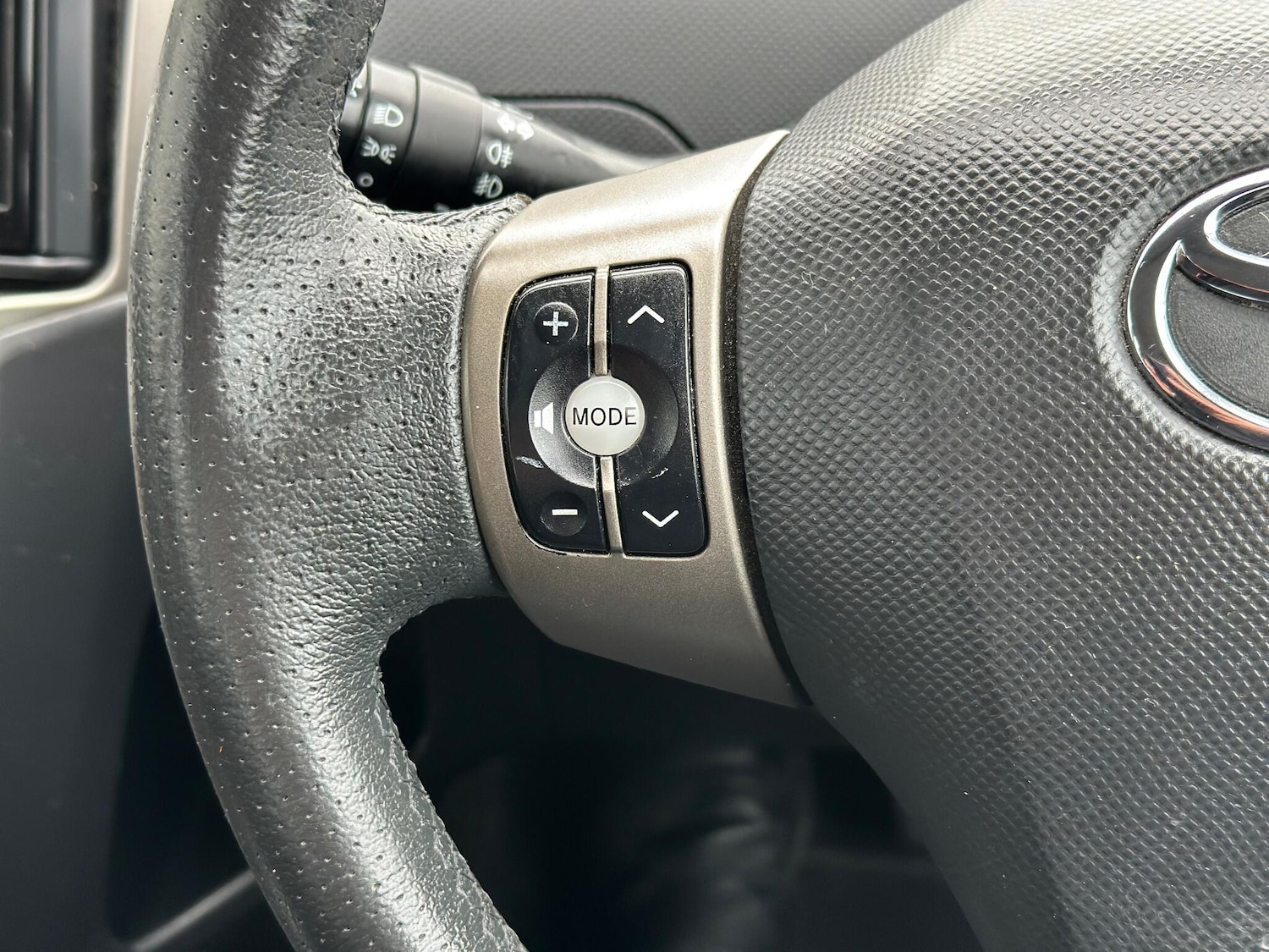 Used Toyota Yaris 2011 for sale - 77799120: Photo 26