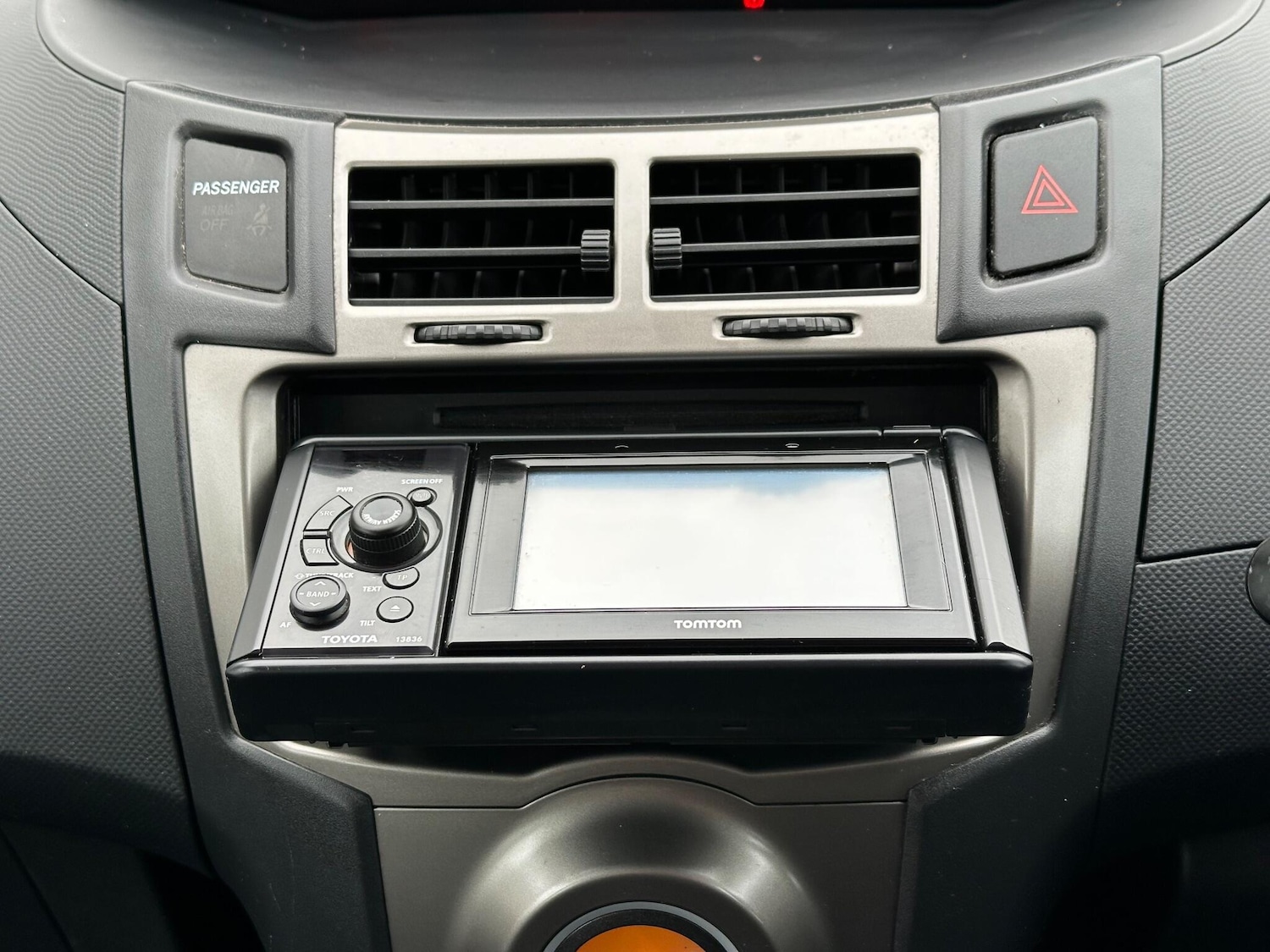 Used Toyota Yaris 2011 for sale - 77799120: Photo 28