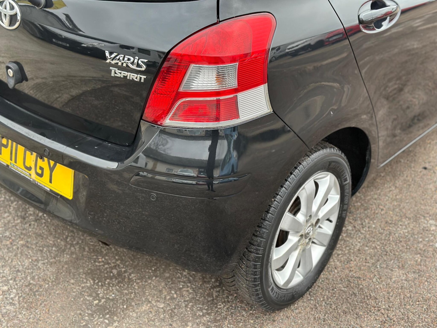 Used Toyota Yaris 2011 for sale - 77799120: Photo 38