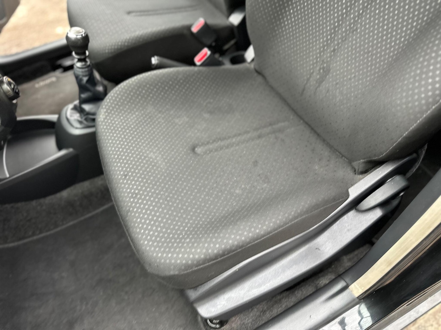 Used Toyota Yaris 2011 for sale - 77799120: Photo 45