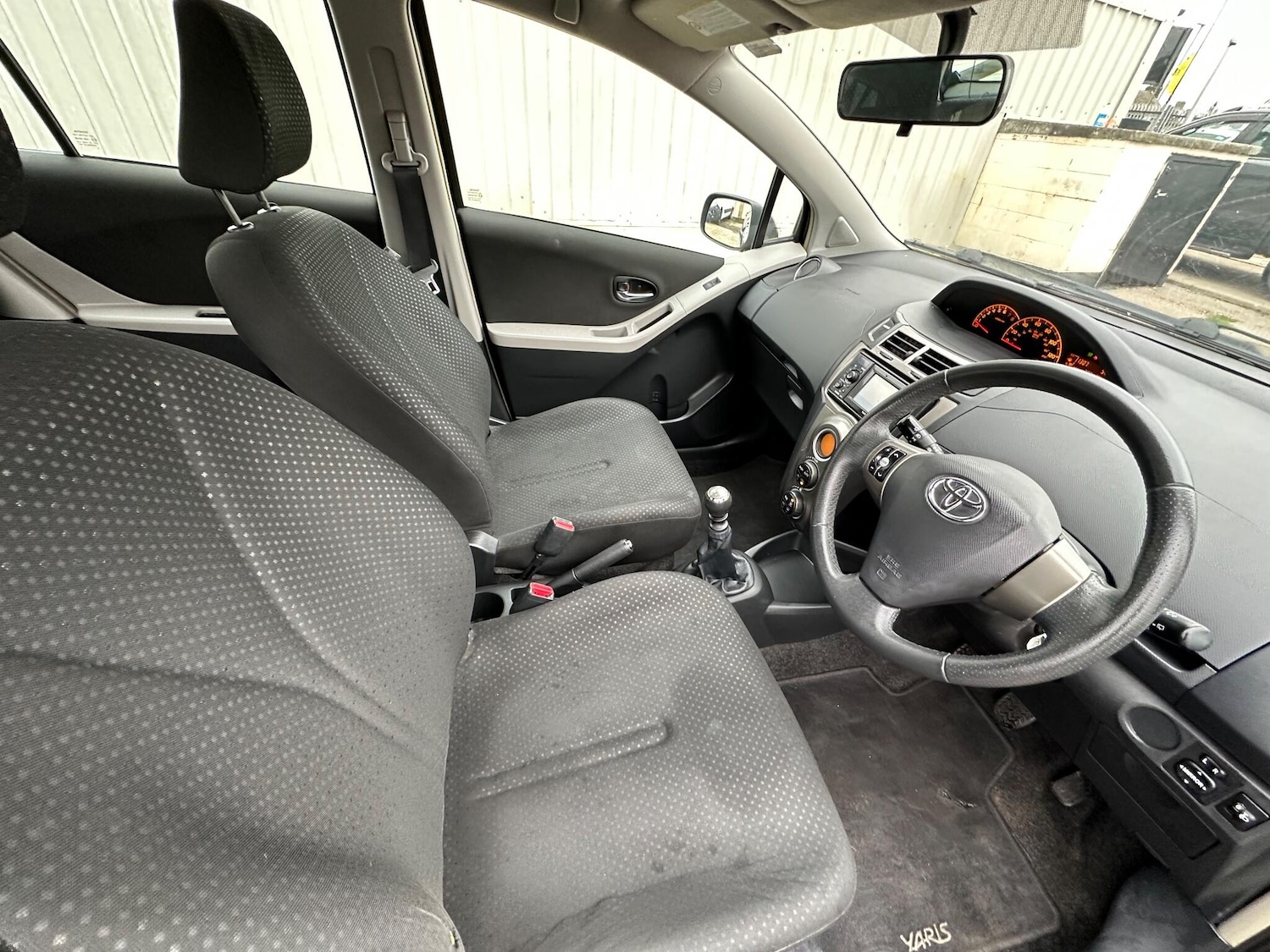 Used Toyota Yaris 2011 for sale - 77799120: Photo 50