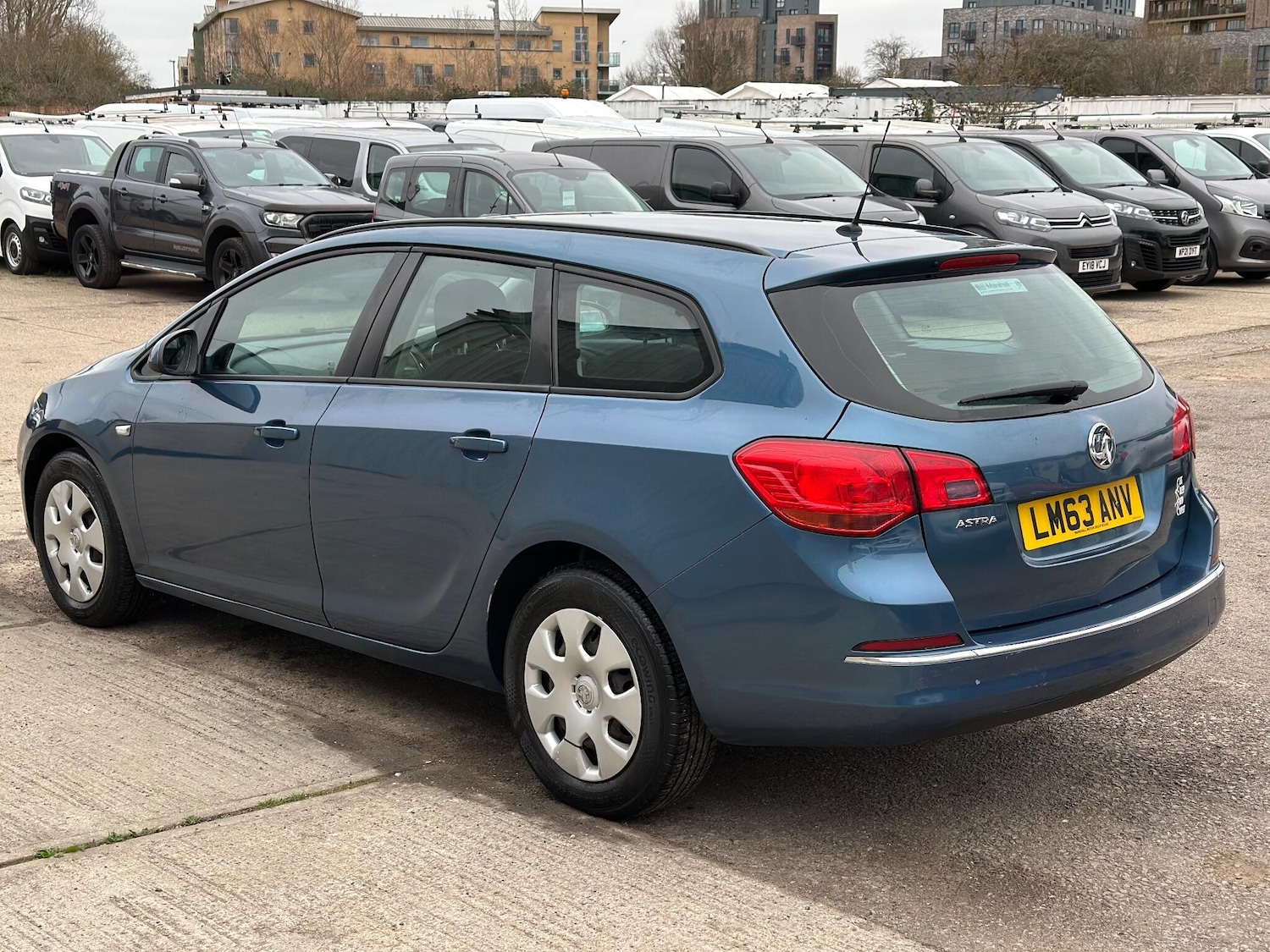 Used Vauxhall Astra 2013 for sale - 77066875: Photo 4