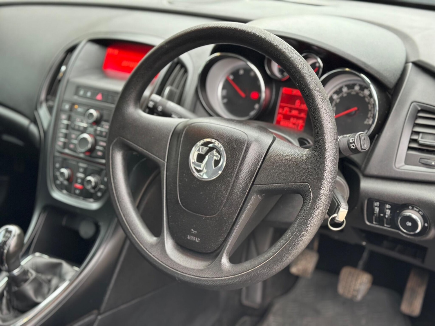 Used Vauxhall Astra 2013 for sale - 77066875: Photo 5