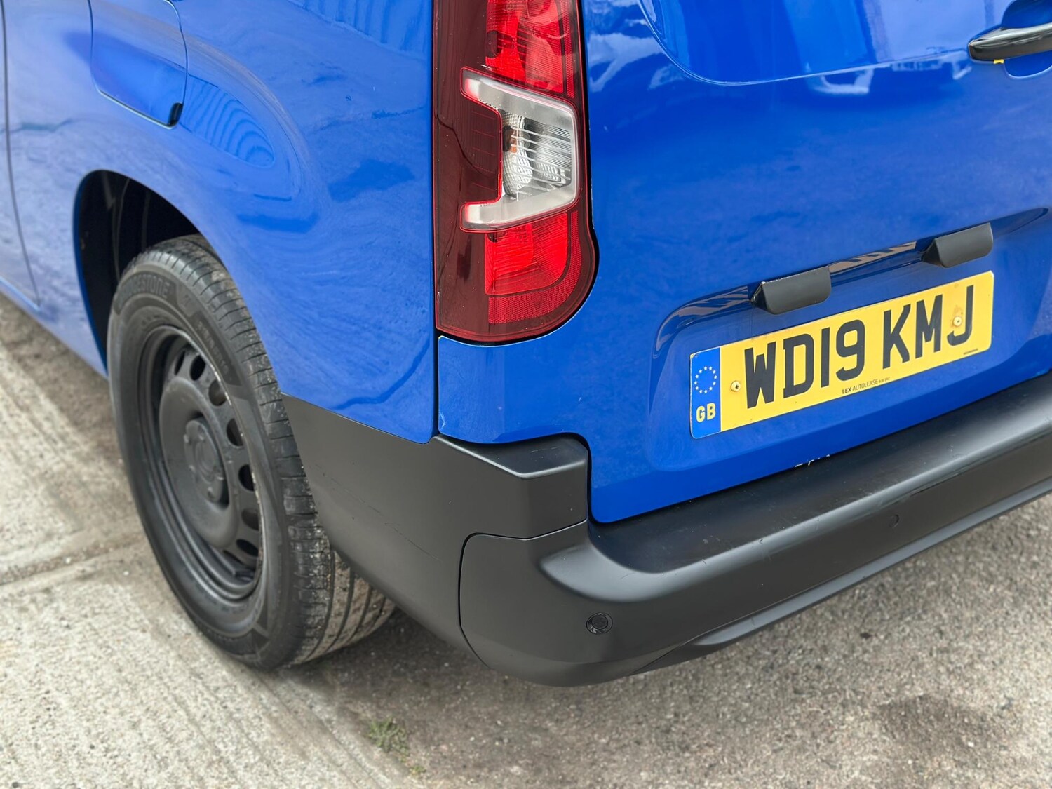 Vehicle 21
