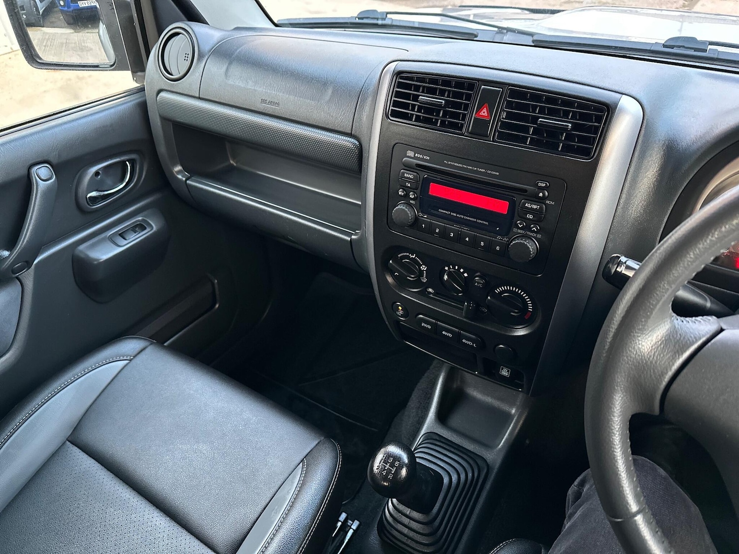 Used Suzuki Jimny 2015 for sale - 77440952: Photo 41