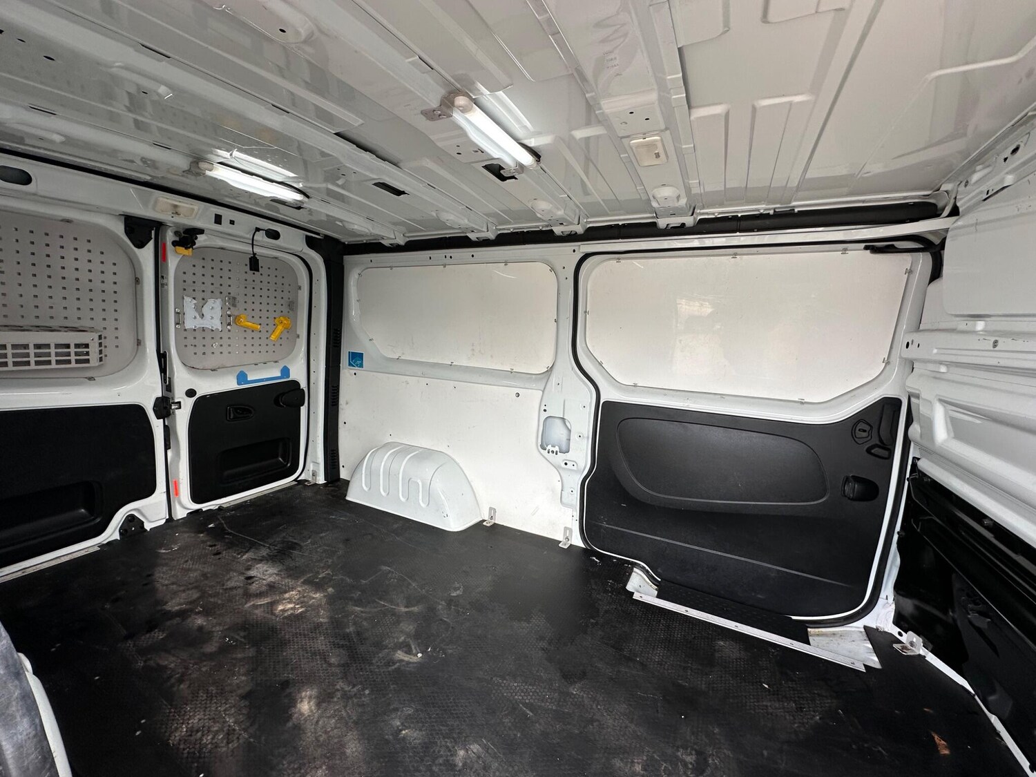 Used Vauxhall Vivaro 2019 for sale - 77993527: Photo 40