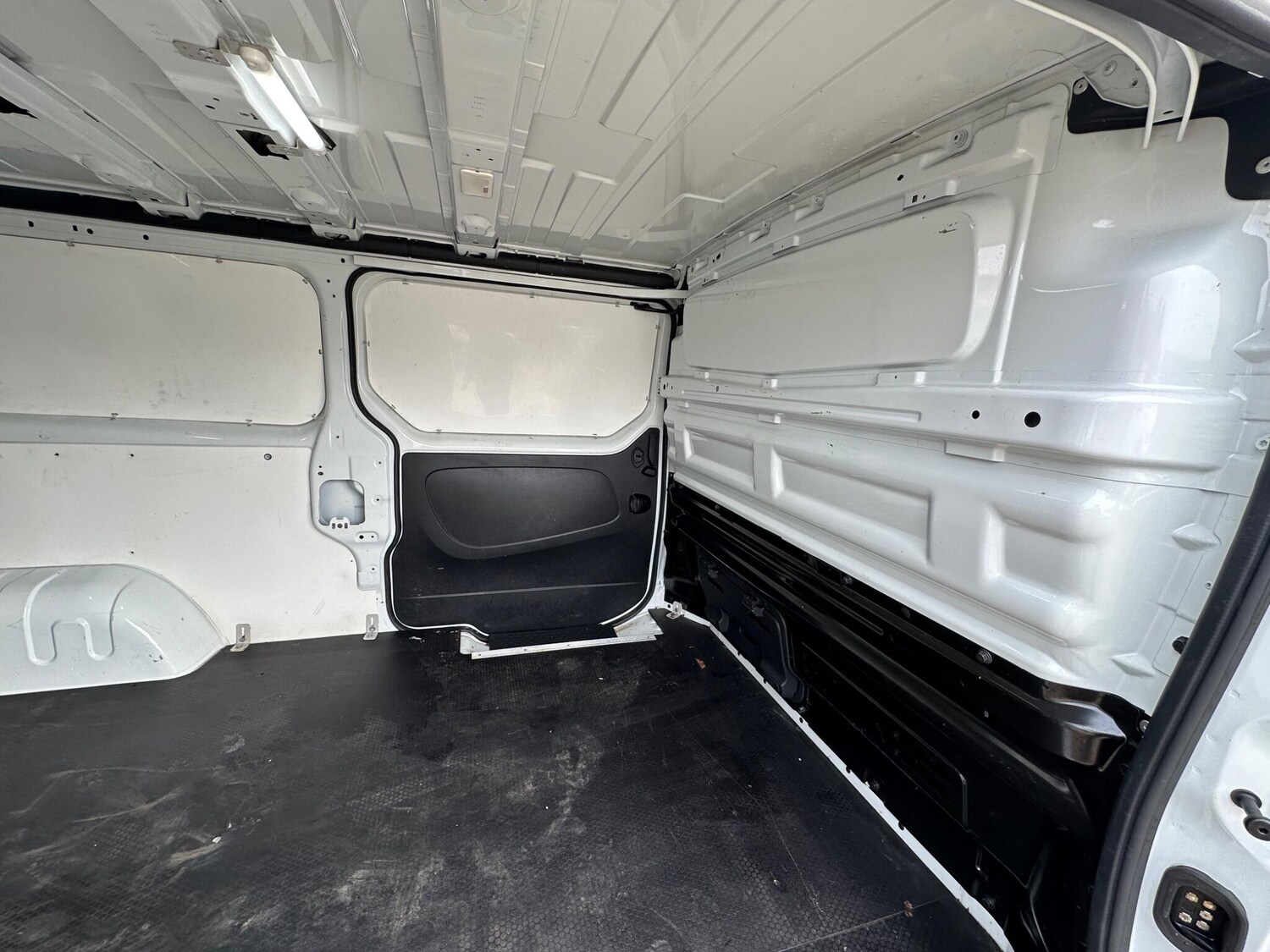 Used Vauxhall Vivaro 2019 for sale - 77993527: Photo 41