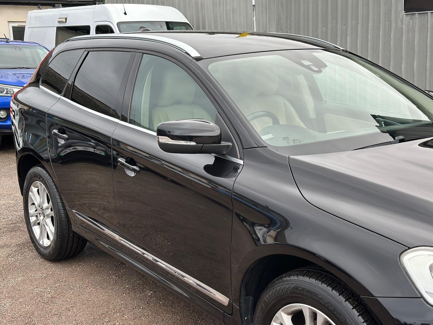 Used Volvo XC60 for sale - 77683140: Photo 23