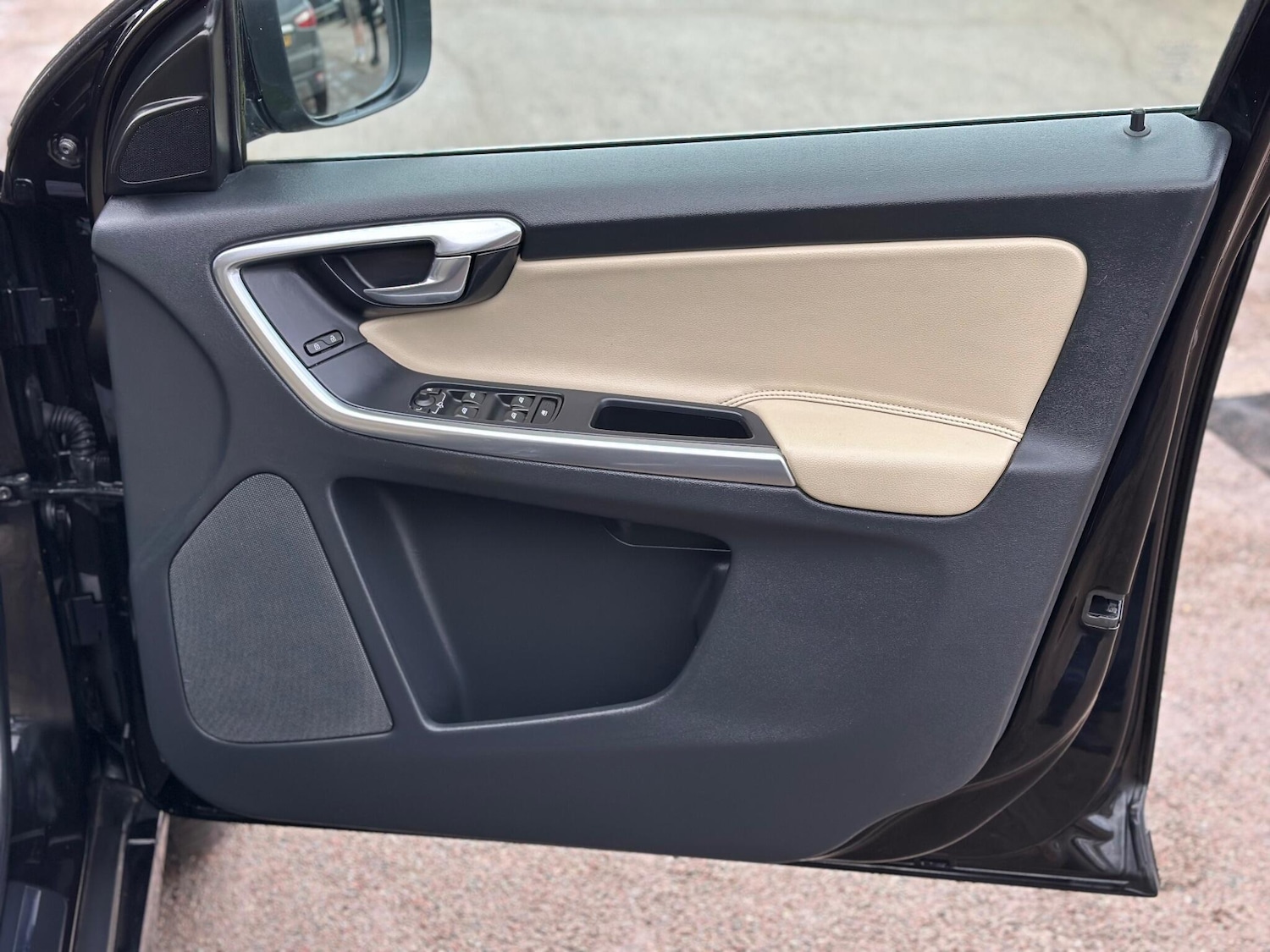 Used Volvo XC60 for sale - 77683140: Photo 29