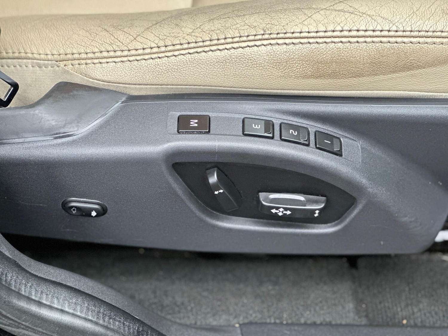 Used Volvo XC60 for sale - 77683140: Photo 35