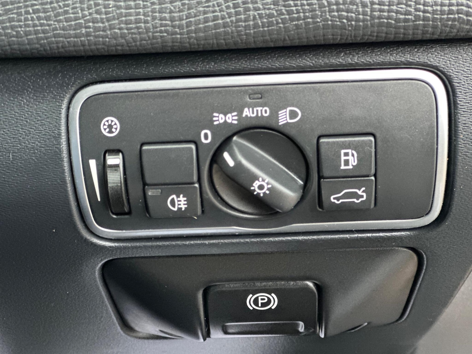 Used Volvo XC60 for sale - 77683140: Photo 36