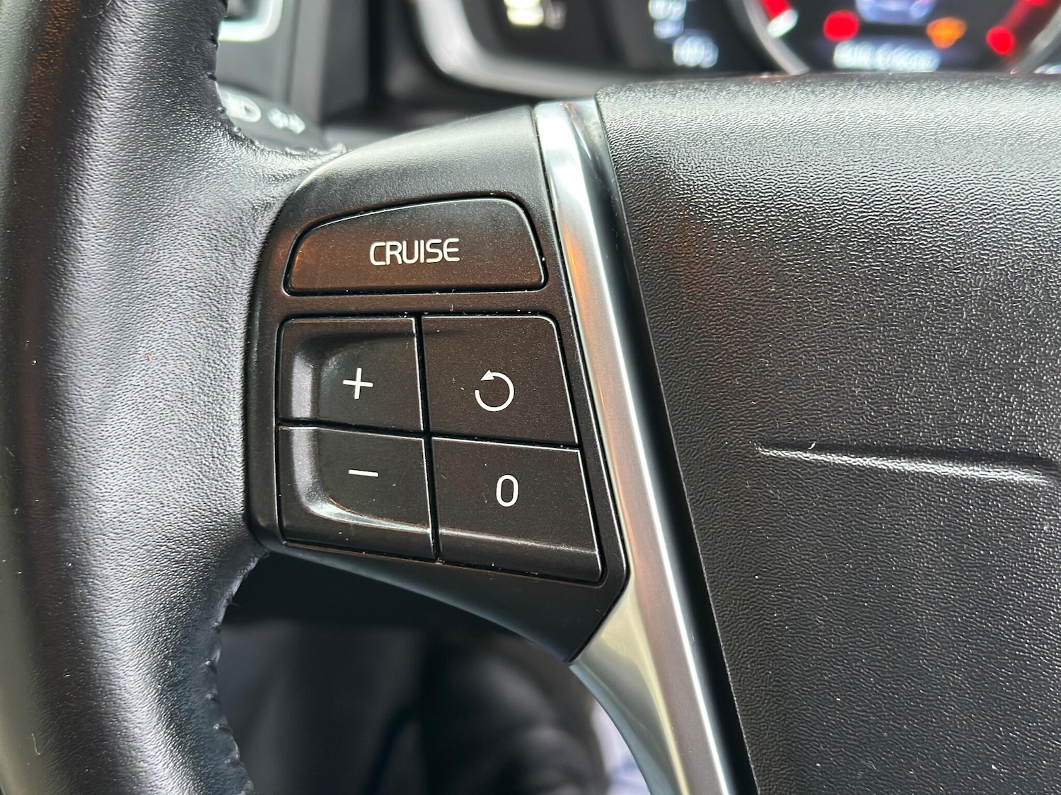 Used Volvo XC60 for sale - 77683140: Photo 39